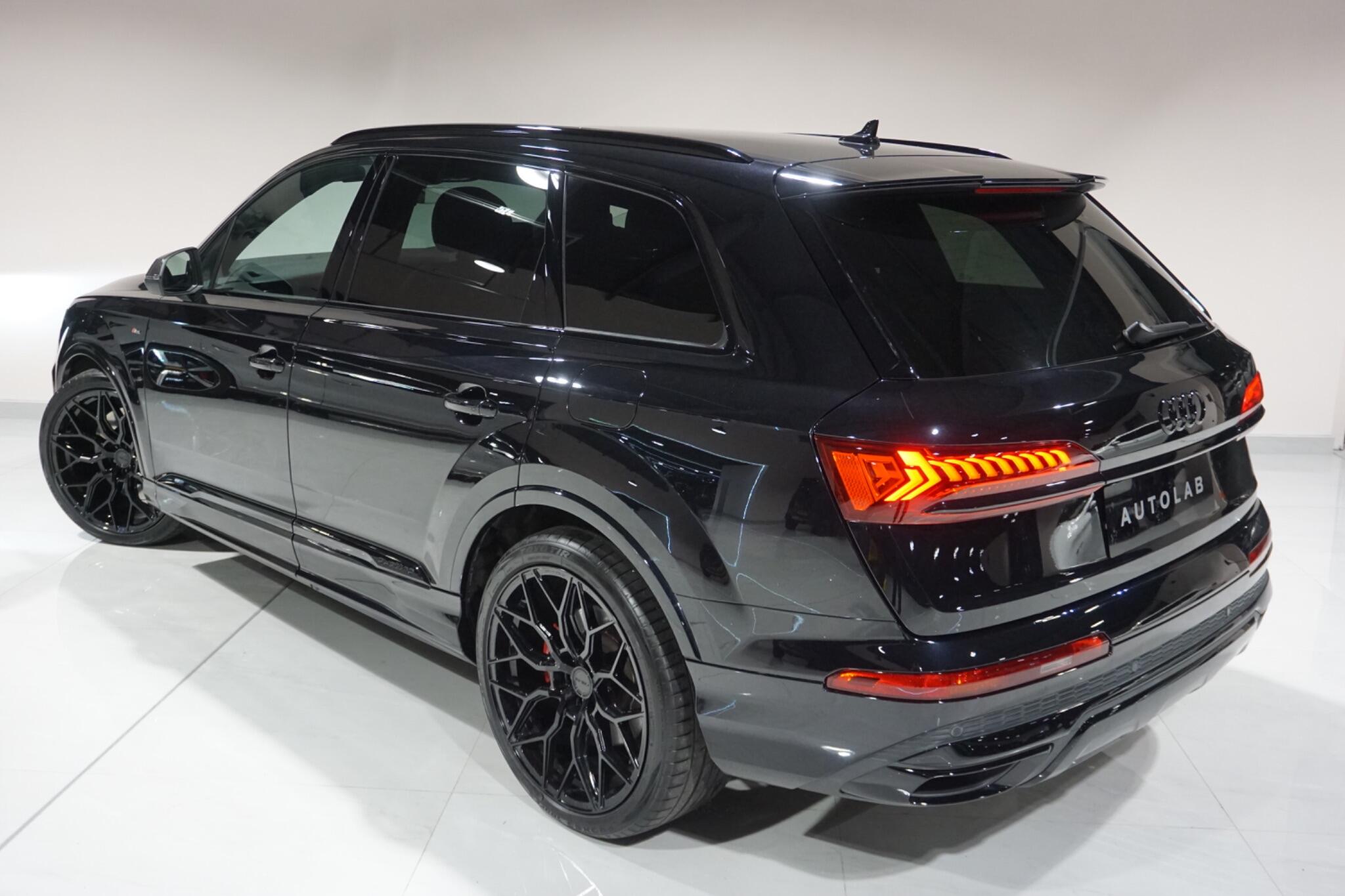 Audi Q7 3.0 TFSIe V6 55 S line SUV 5dr Petrol Plug-in Hybrid Tiptronic quattro Euro 6 (s/s) 17.9kWh (381 ps)